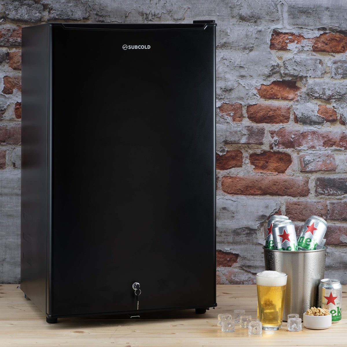 Subcold Eco100 LED Under-Counter Schwarz Fridge